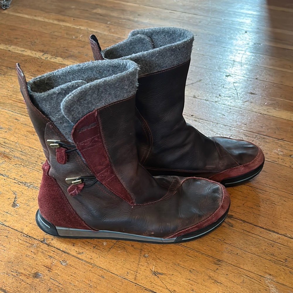 Teva 1001460 Haley Waterproof Burgundy Insulated Leather Boots Women's 9.5